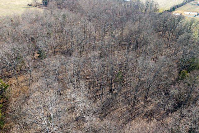 782B New Deal Potts Rd, Cottontown, TN 37048