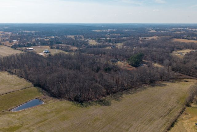 782B New Deal Potts Rd, Cottontown, TN 37048