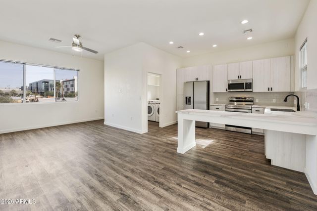 406 W 7TH Street 1009, Tempe, AZ 85281