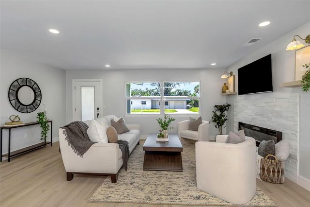 10216 SPOONBILL ROAD E, Bradenton, FL 34209