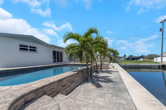 10216 SPOONBILL ROAD E, Bradenton, FL 34209