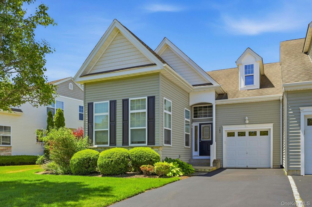 163 AUGUSTA Drive 163, Medford, NY 11763