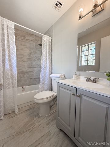 6835 SANDERS Drive, Elmore, AL 36025