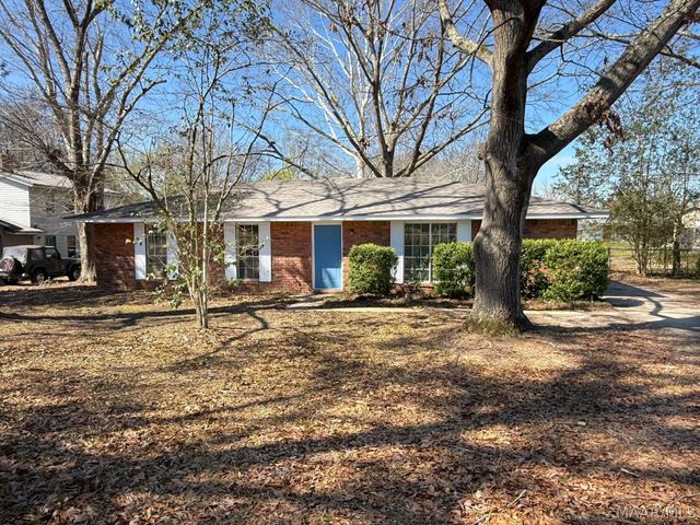 6835 SANDERS Drive, Elmore, AL 36025