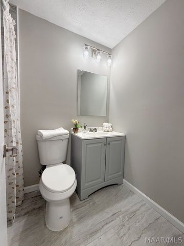 6835 SANDERS Drive, Elmore, AL 36025