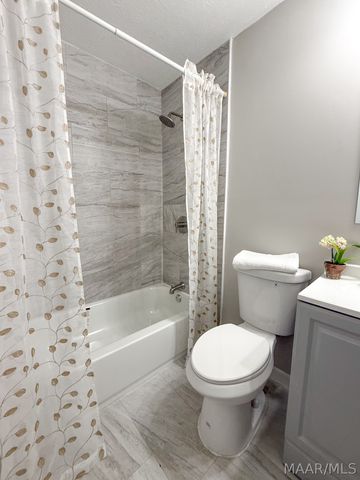 6835 SANDERS Drive, Elmore, AL 36025