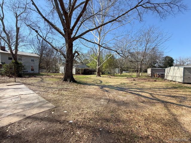 6835 SANDERS Drive, Elmore, AL 36025