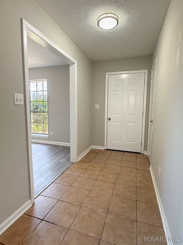 6835 SANDERS Drive, Elmore, AL 36025