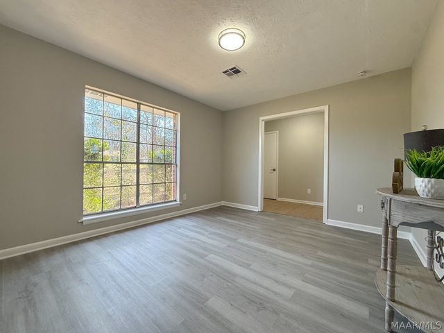 6835 SANDERS Drive, Elmore, AL 36025