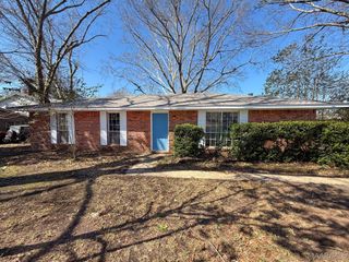 6835 SANDERS Drive, Elmore, AL 36025