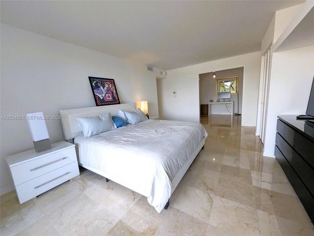 5161 Collins Ave 518, Miami Beach, FL 33140
