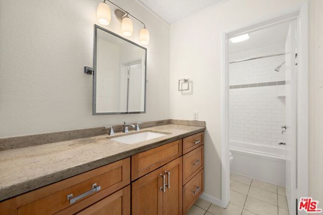 11645 Montana Avenue 206, Los Angeles, CA 90049