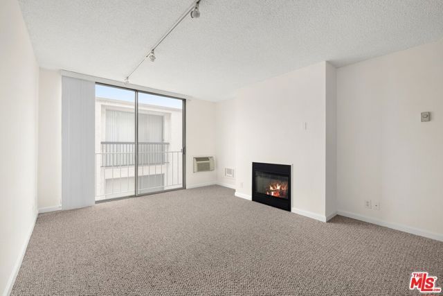 11645 Montana Avenue 206, Los Angeles, CA 90049