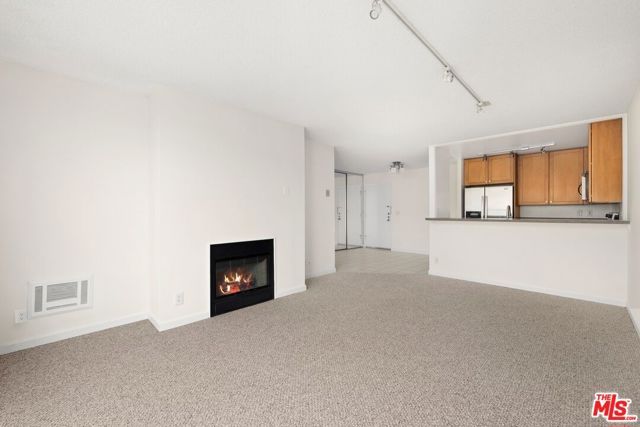 11645 Montana Avenue 206, Los Angeles, CA 90049