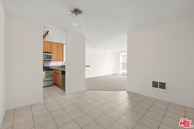 11645 Montana Avenue 206, Los Angeles, CA 90049