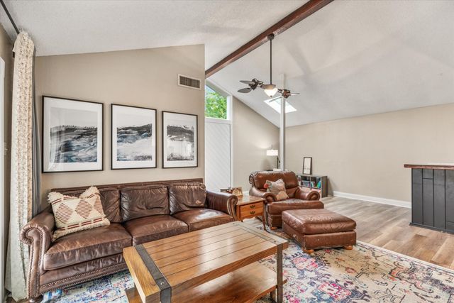 2021 Memphis Drive, Bedford, TX 76022