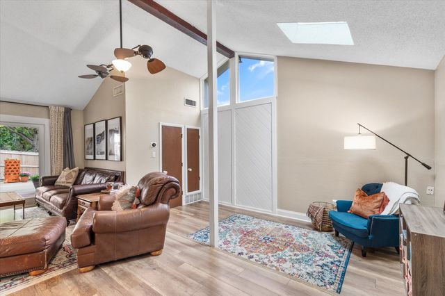 2021 Memphis Drive, Bedford, TX 76022