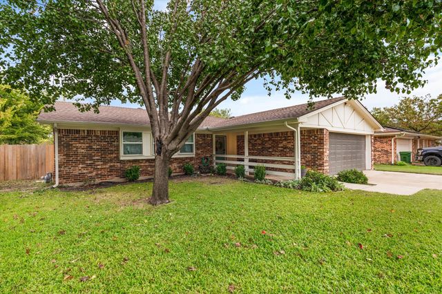 2021 Memphis Drive, Bedford, TX 76022