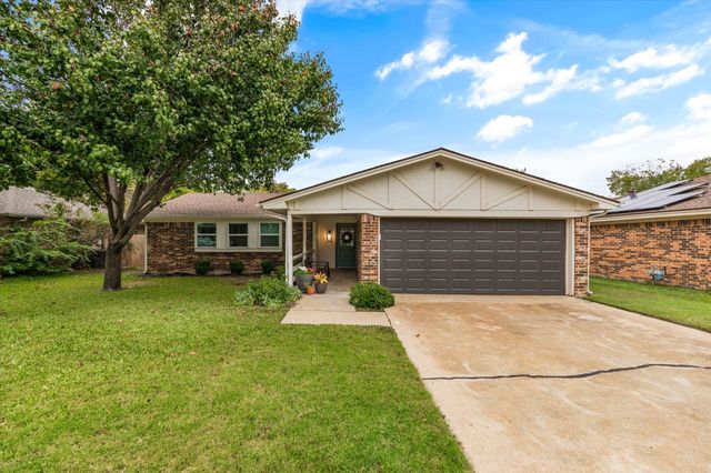 2021 Memphis Drive, Bedford, TX 76022