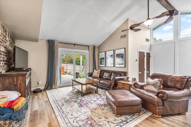 2021 Memphis Drive, Bedford, TX 76022