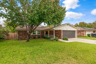 2021 Memphis Drive, Bedford, TX 76022