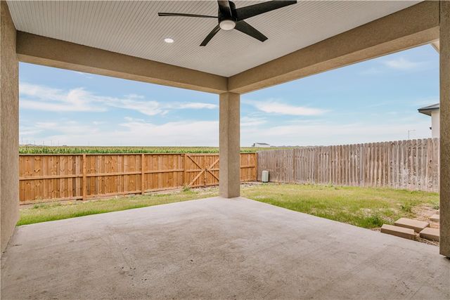 1409 Sansa St, Corpus Christi, TX 78415