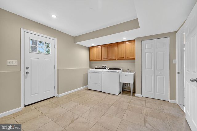 2002 ENGLISH OAK, Waldorf, MD 20601