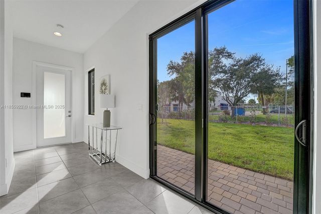 13145 Addilyn Ct N/A, Davie, FL 33325