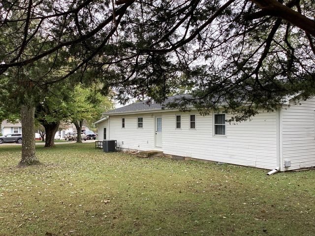 400 E Clouse Street, Mountain Grove, MO 65711