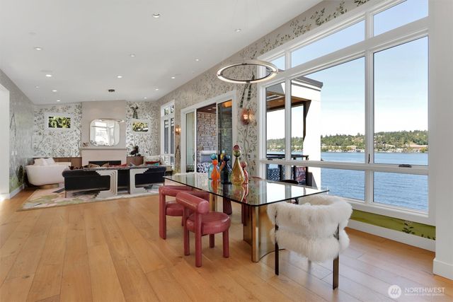 6922 96th Avenue SE, Mercer Island, WA 98040