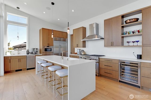 6922 96th Avenue SE, Mercer Island, WA 98040