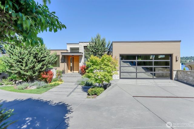 6922 96th Avenue SE, Mercer Island, WA 98040