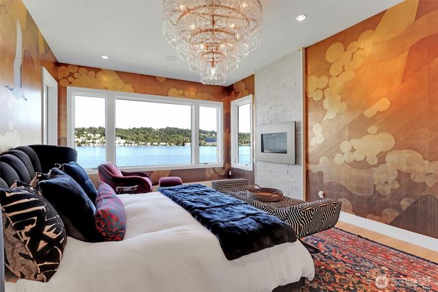 6922 96th Avenue SE, Mercer Island, WA 98040