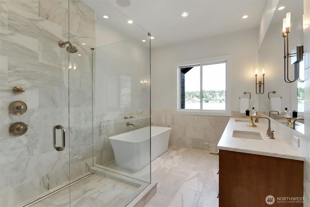 6922 96th Avenue SE, Mercer Island, WA 98040