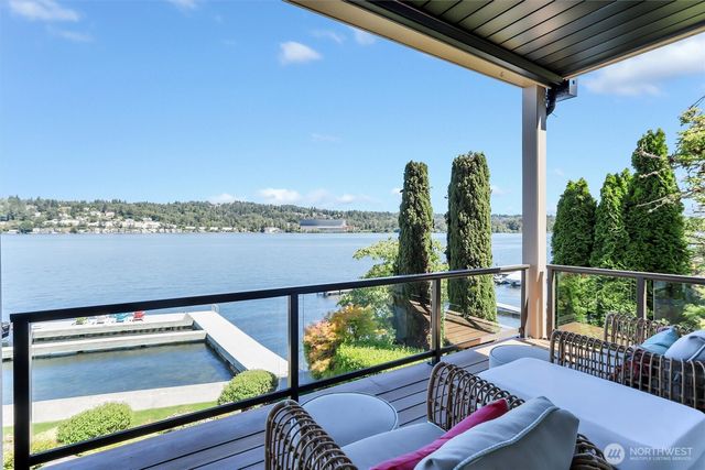 6922 96th Avenue SE, Mercer Island, WA 98040