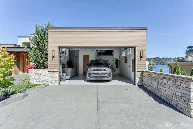 6922 96th Avenue SE, Mercer Island, WA 98040