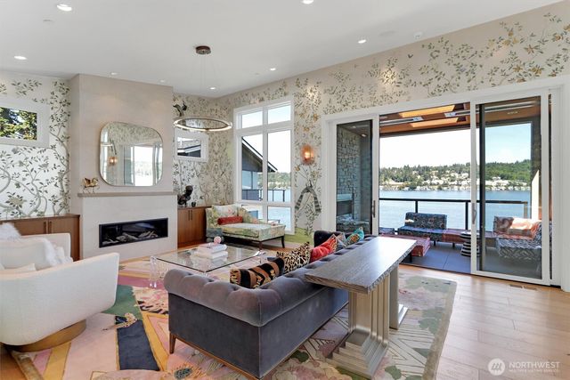 6922 96th Avenue SE, Mercer Island, WA 98040