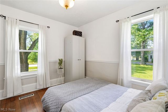 140 5th Avenue, Chardon, OH 44024