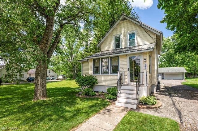 140 5th Avenue, Chardon, OH 44024