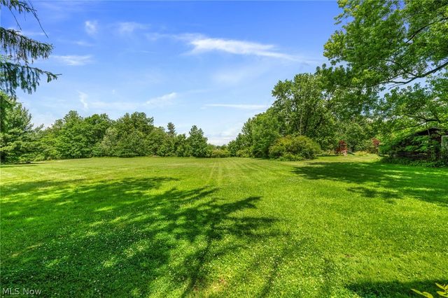 140 5th Avenue, Chardon, OH 44024
