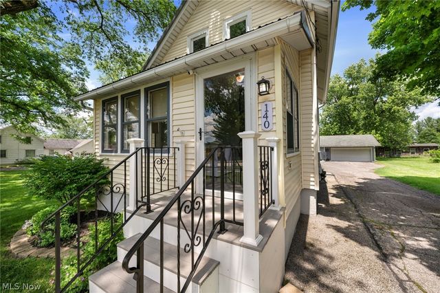 140 5th Avenue, Chardon, OH 44024