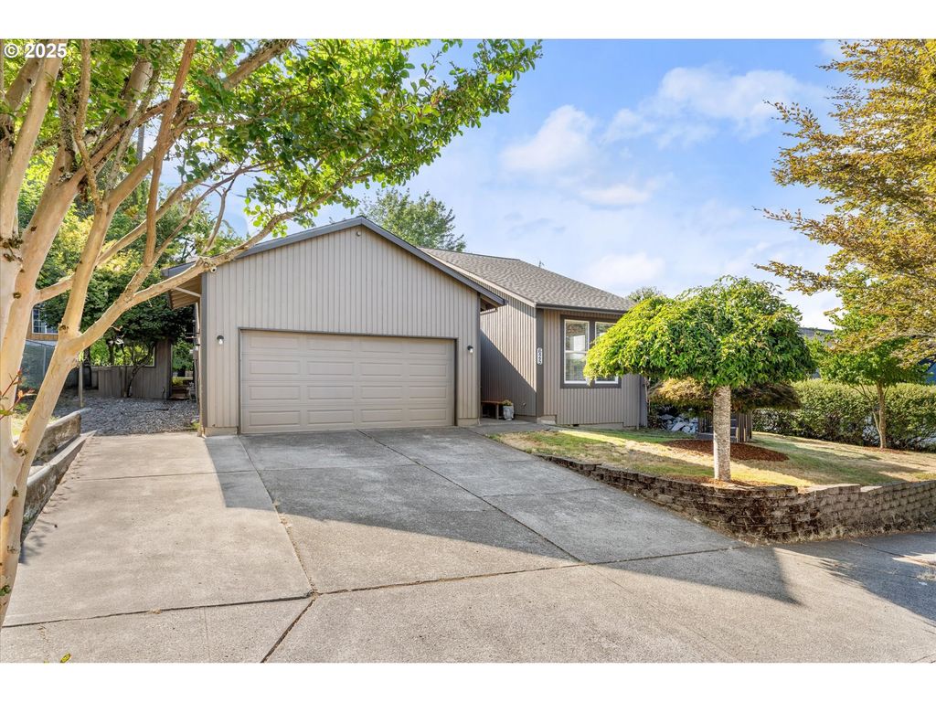 625 Sw MILLER Ct, Gresham, OR 97080