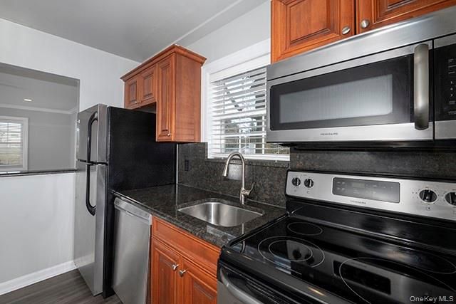 184 Hallock Road 6B1, Lake Grove, NY 11755