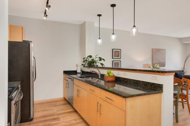 7601 Aldrich Avenue S 113, Richfield, MN 55423