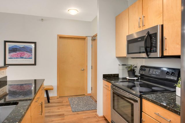 7601 Aldrich Avenue S 113, Richfield, MN 55423