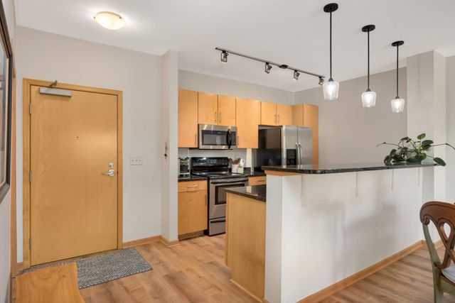 7601 Aldrich Avenue S 113, Richfield, MN 55423