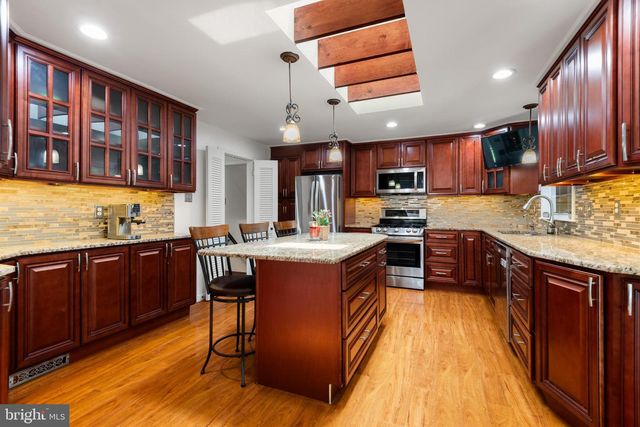 1291 THOMAS RD, Wayne, PA 19087