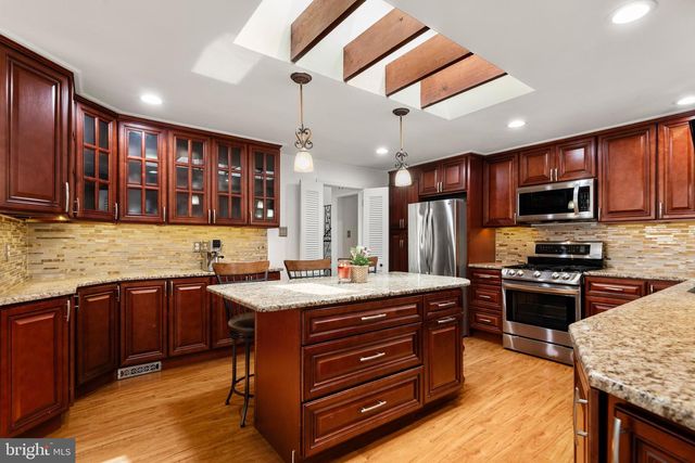 1291 THOMAS RD, Wayne, PA 19087