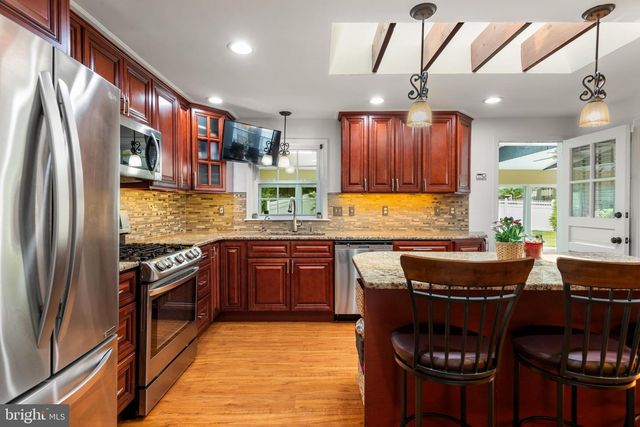 1291 THOMAS RD, Wayne, PA 19087