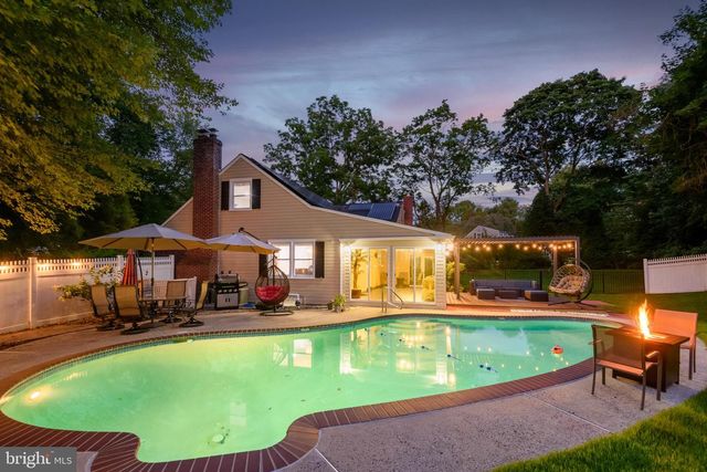 1291 THOMAS RD, Wayne, PA 19087